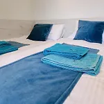 Alka 招待所 3*